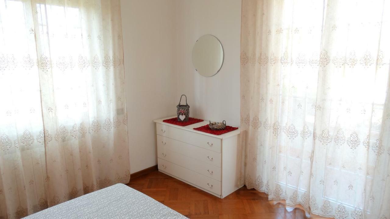 Supercasona Pratica Villa Sarzana Buitenkant foto